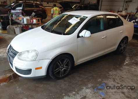 2009 Volkswagen Jetta S z USA, uszkodzony, nr VIN 3VWJZ71K89M035766